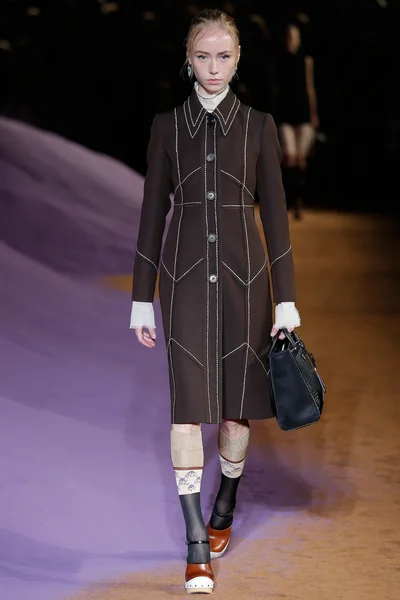 Look 3